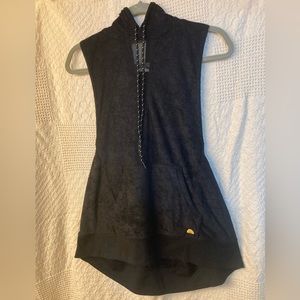 C&C California terry cloth swim coverup. NEW w/ tags. Size-XL.